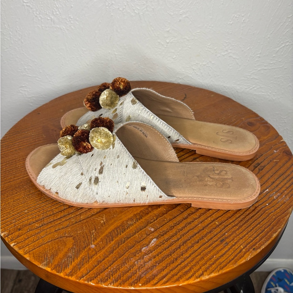 SJS White and Gold Pom-Pom Slide Sandals